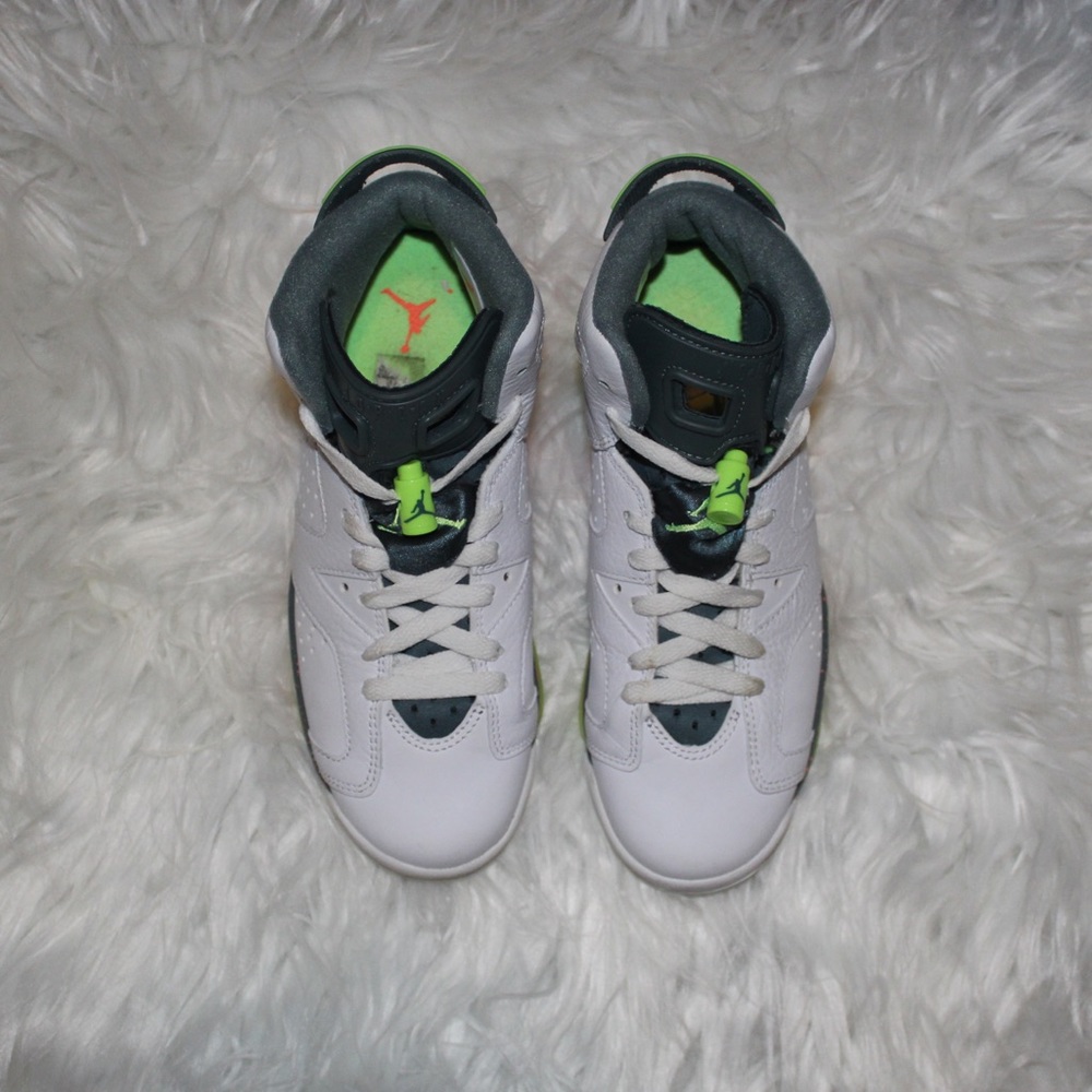 Jordan 6 - Picture 2 of 2